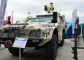 Vehículo antidrones ruso Rat, presentado en 2020, con sistemas de supresión electrónica e interceptación por láser.