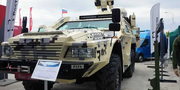 Vehículo antidrones ruso Rat, presentado en 2020, con sistemas de supresión electrónica e interceptación por láser.