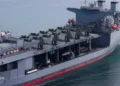 X-BAT de Shield AI, avión de combate autónomo de despegue y aterrizaje vertical para misiones navales de largo alcance.