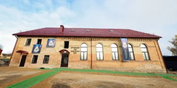 Edificio restaurado de la yeshivá de Radin en Radun, Bielorrusia
